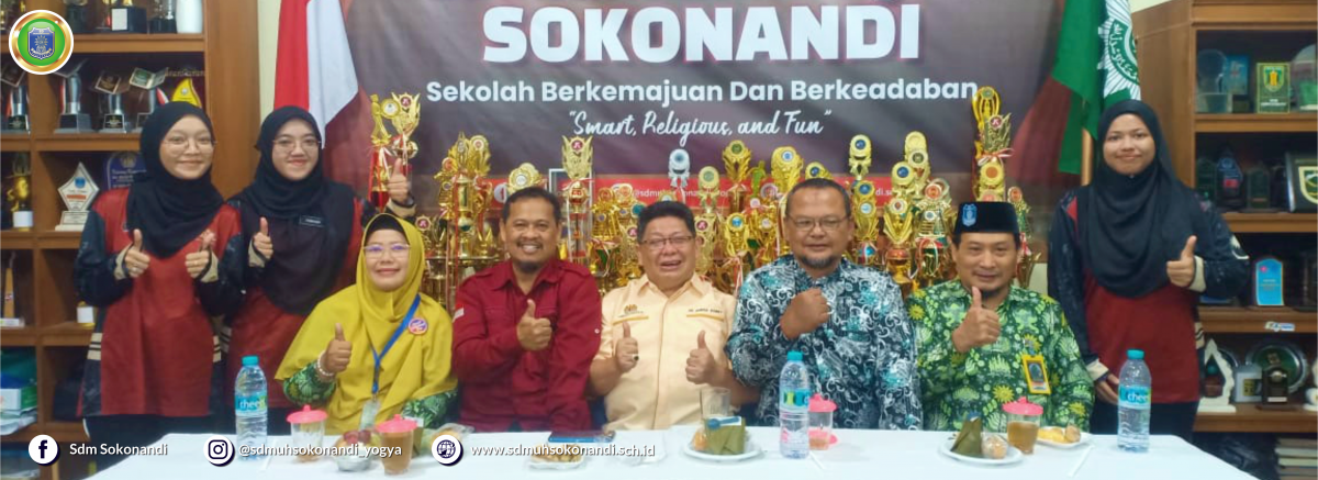 Dosen dan Mahasiswa Perguruan Tinggi di Malaysia Praktik Mengajar di SD Muhammadiyah Sokonandi